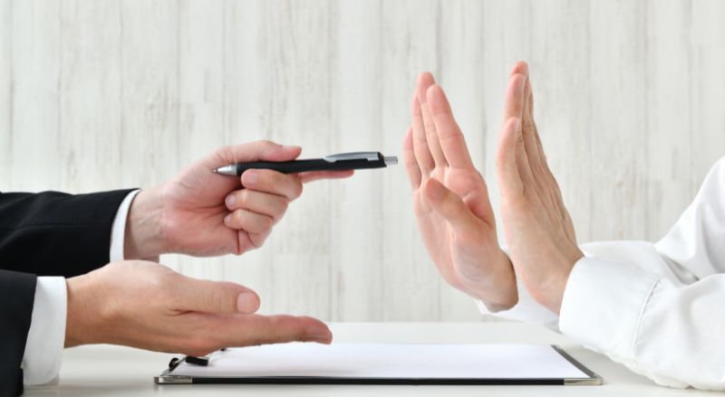 Comment refuser poliment un devis trop cher d'artisan ?